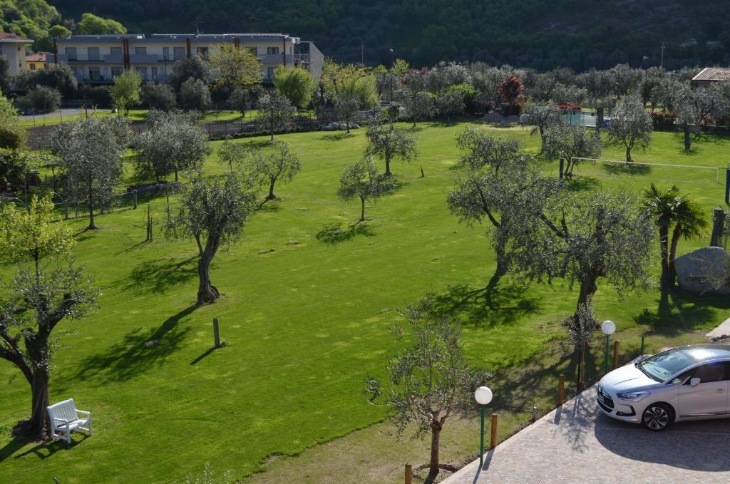 Park Hotel Eden Torbole Sul Garda Exterior foto